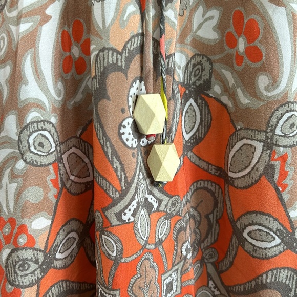 Alexis Cover up - Picture 2 of 7